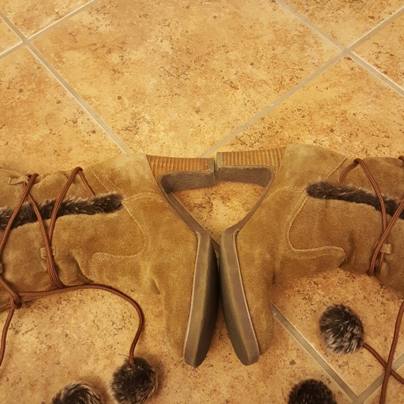 Boots - Picture 4 of 6